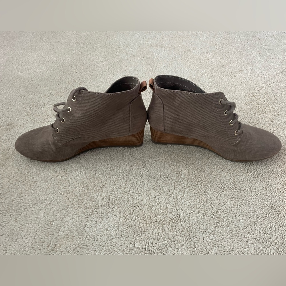 Brown wedged booties with ties!